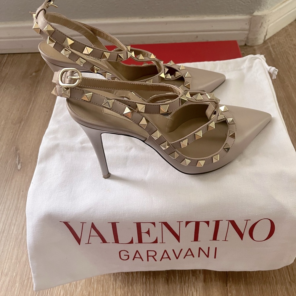 Valentino Pumps , worn once size 38.5 , studded ankle strap. Gorgeous!